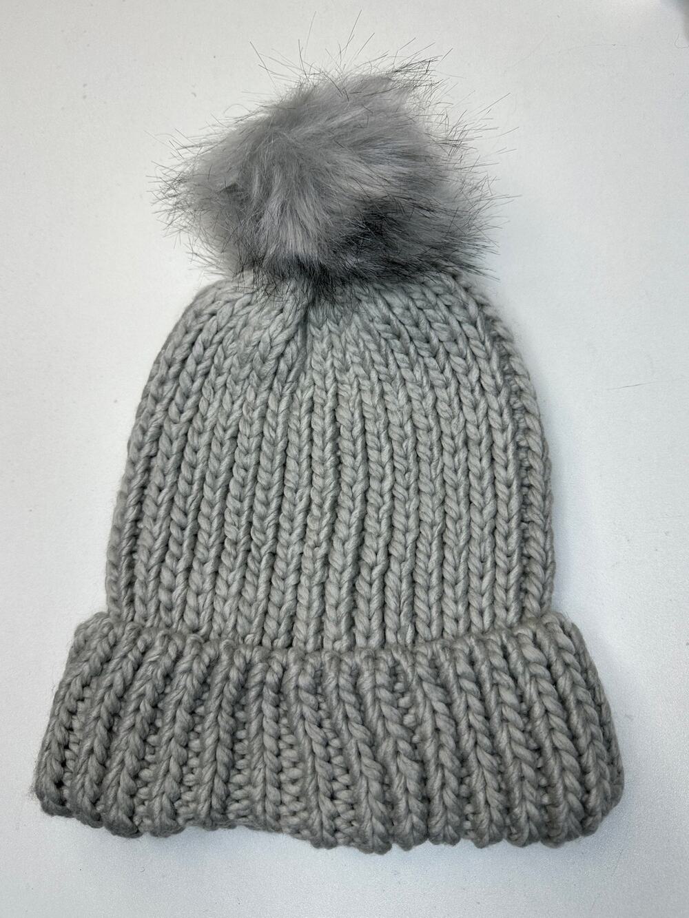 Hat Attack Bryce Ribbed Knit Beanie Gray Detachable Fur Pom Pom One Size NWT